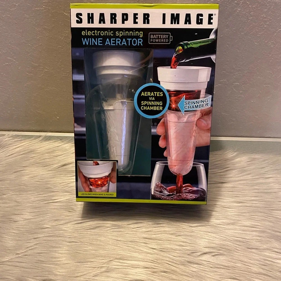 Sharper Image Electronic Spinning Wine Aerator - Picture 4 of 8